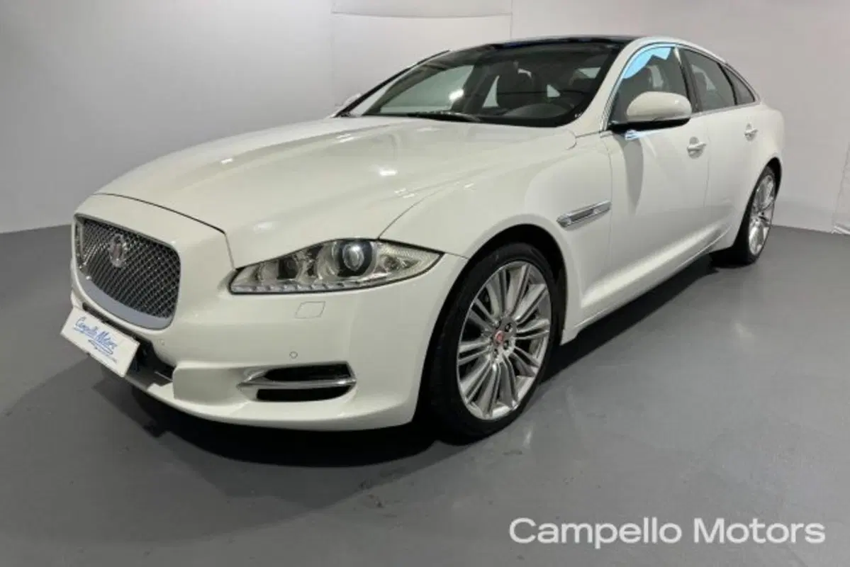 Jaguar XJ usata a Venezia (2)