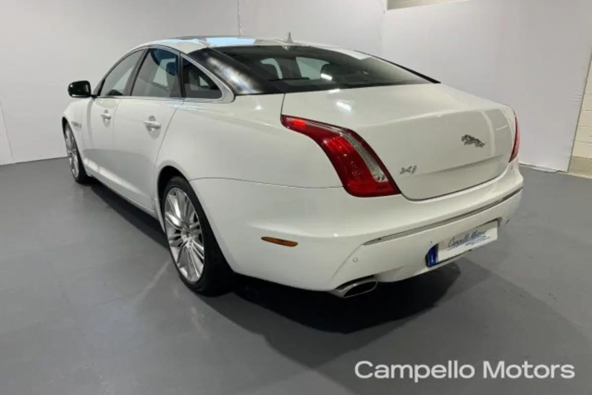 Jaguar XJ usata a Venezia (3)