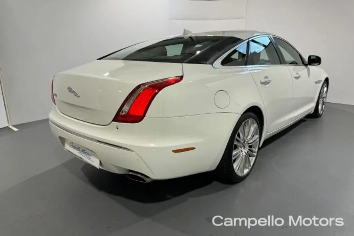 Jaguar XJ usata a Venezia (4)