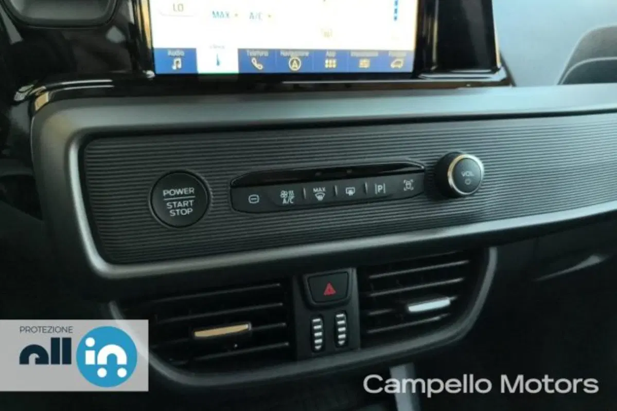 Ford Tourneo Courier usata a Venezia (13)