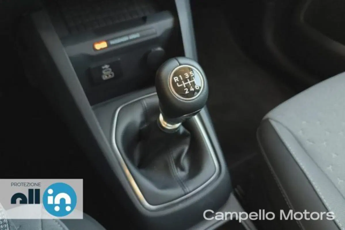 Ford Tourneo Courier usata a Venezia (14)