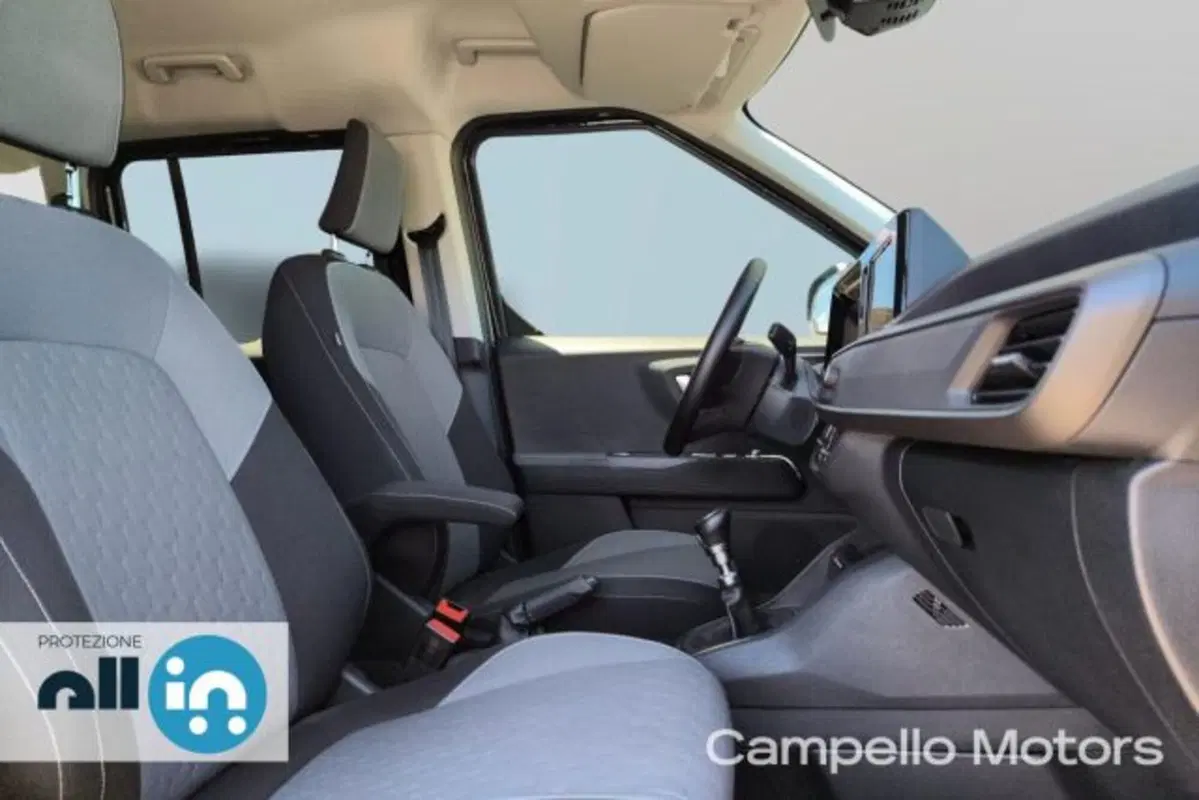 Ford Tourneo Courier usata a Venezia (16)