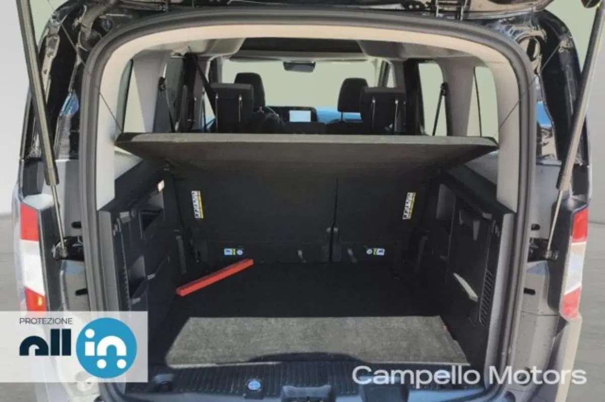 Ford Tourneo Courier usata a Venezia (19)