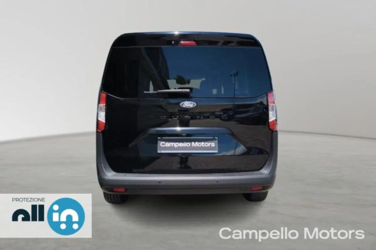 Ford Tourneo Courier usata a Venezia (4)