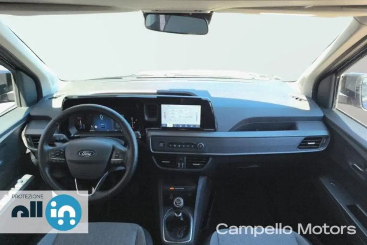 Ford Tourneo Courier usata a Venezia (8)
