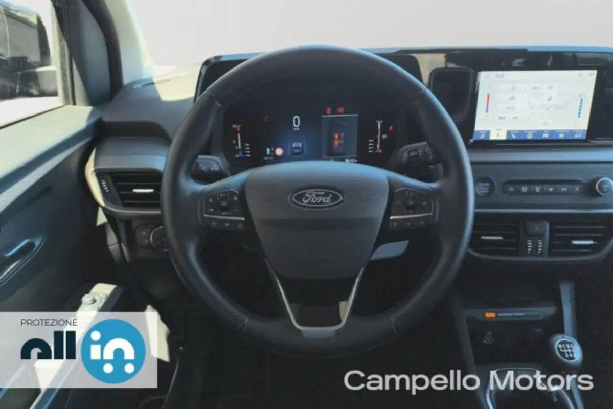 Ford Tourneo Courier usata a Venezia (9)