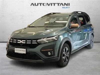 Dacia Jogger 1.0 tce Extreme UP Gpl 100cv 7p.ti del 2024 usata a Como