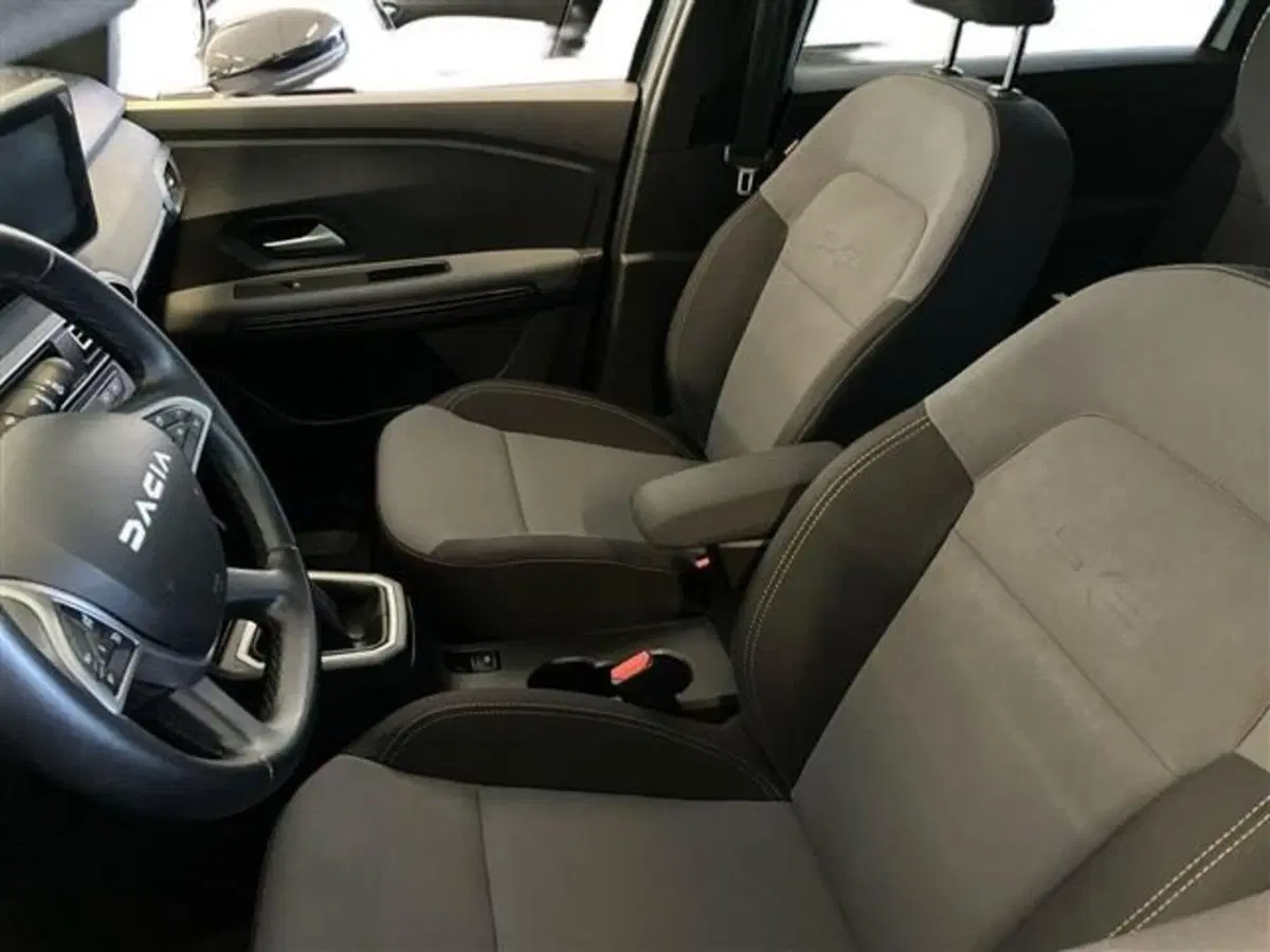 Dacia Jogger usata a Como (10)