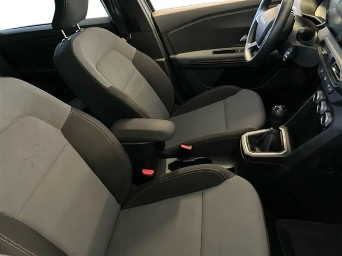 Dacia Jogger usata a Como (12)