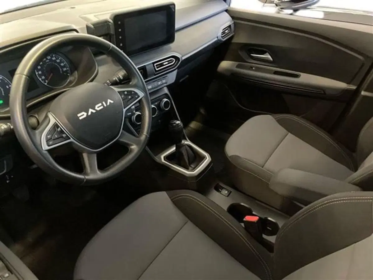 Dacia Jogger usata a Como (9)