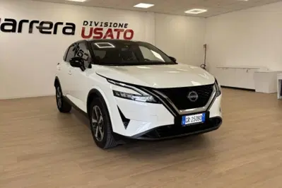 Nissan Qashqai 1.3 mhev N-Connecta 2wd 140cv del 2023 usata a Fondi
