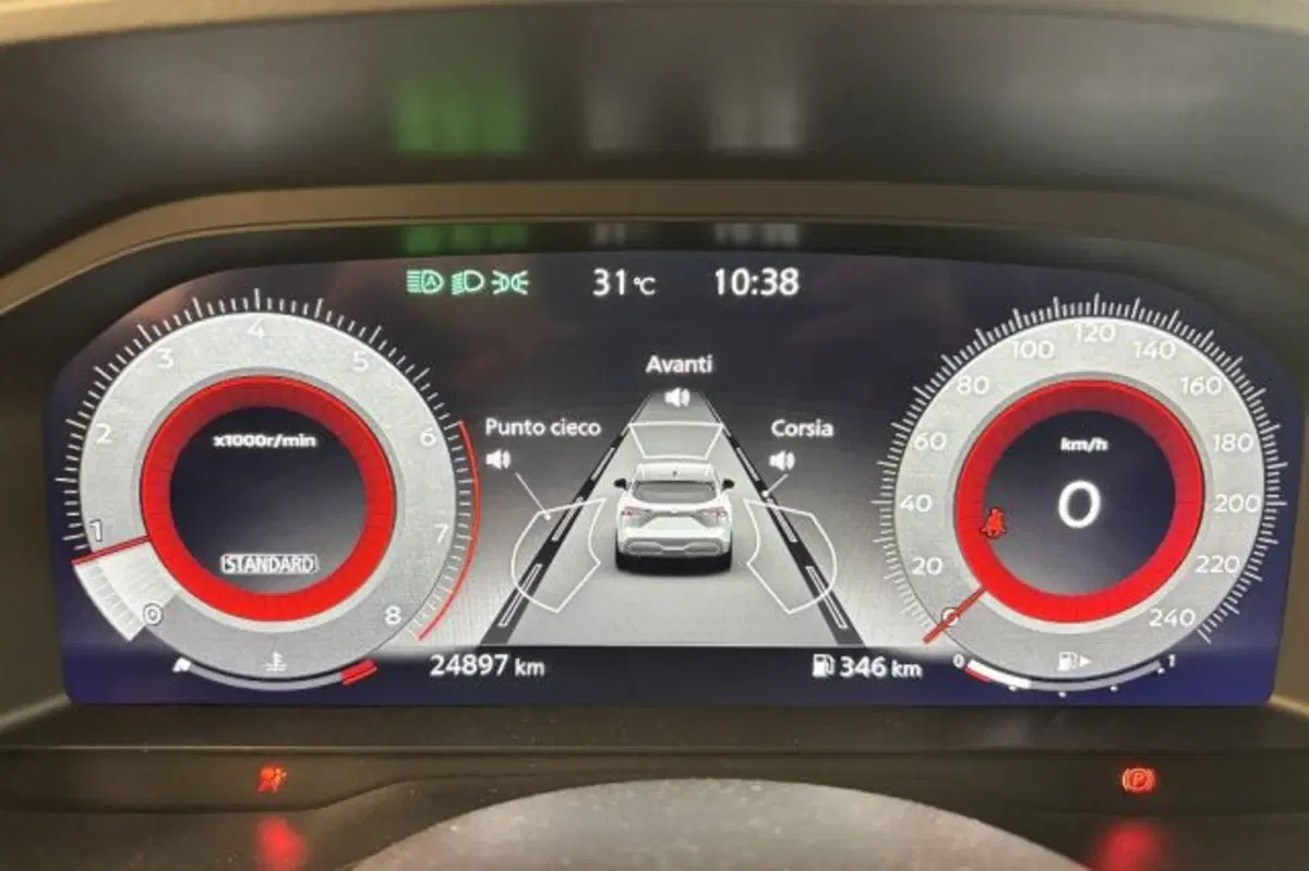 Nissan Qashqai usata a Latina (13)
