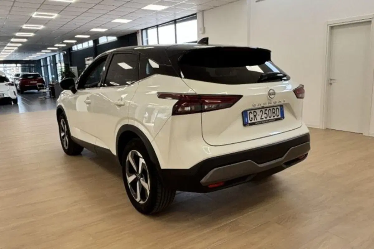 Nissan Qashqai usata a Latina (5)