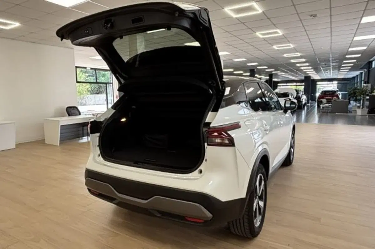 Nissan Qashqai usata a Latina (7)
