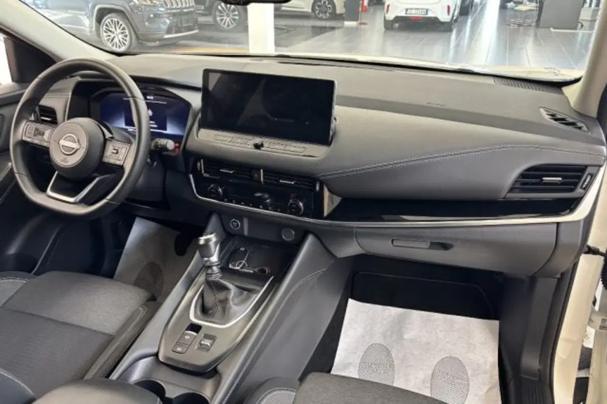 Nissan Qashqai usata a Latina (9)