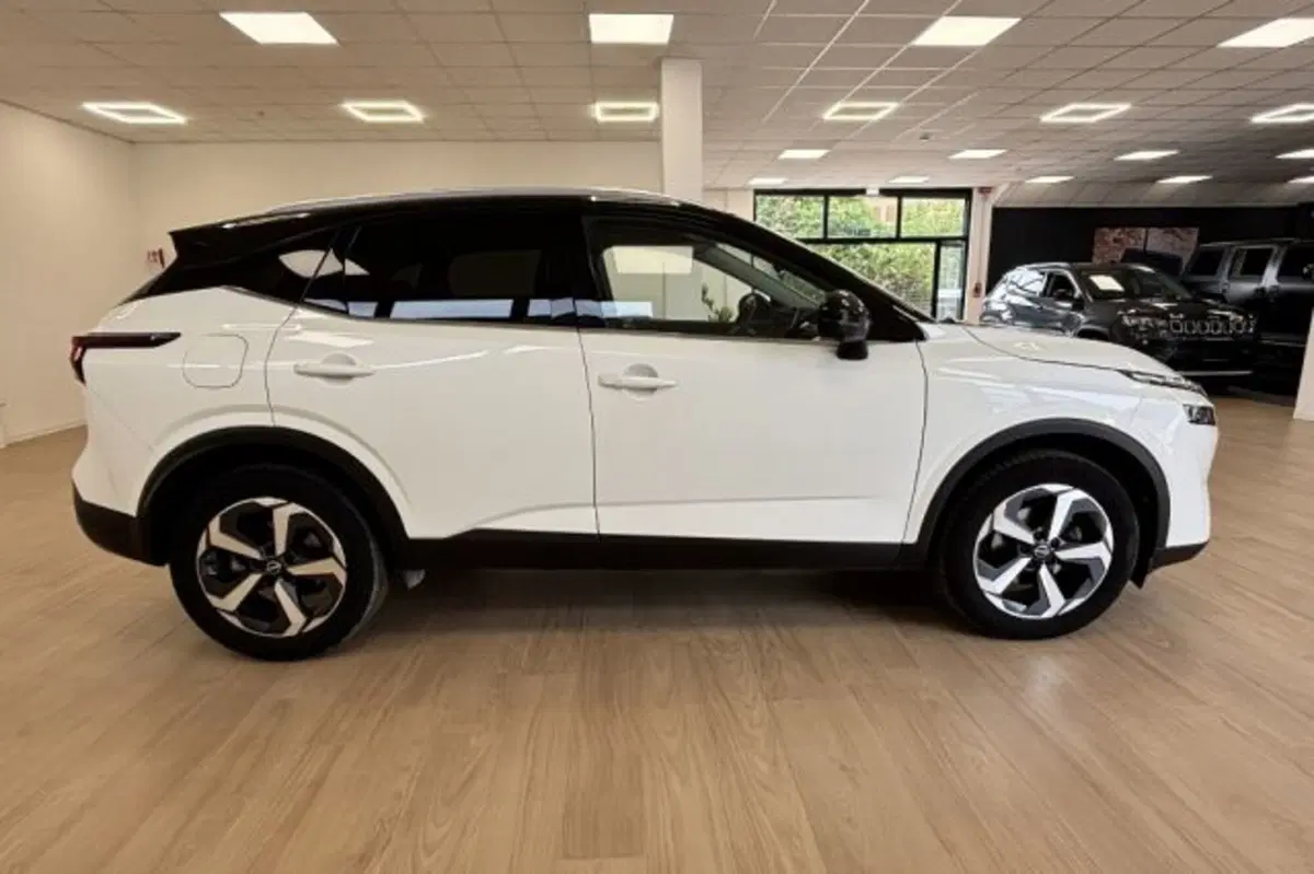 Nissan Qashqai usata a Latina (4)