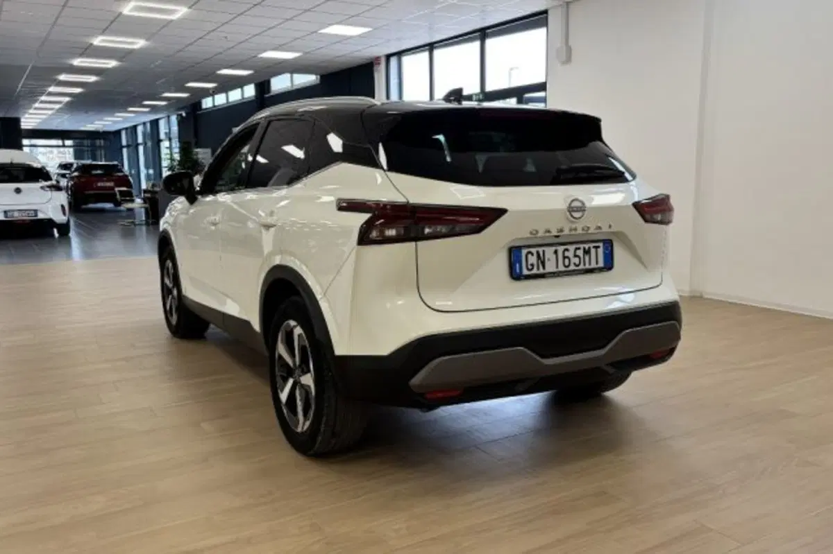 Nissan Qashqai usata a Latina (5)