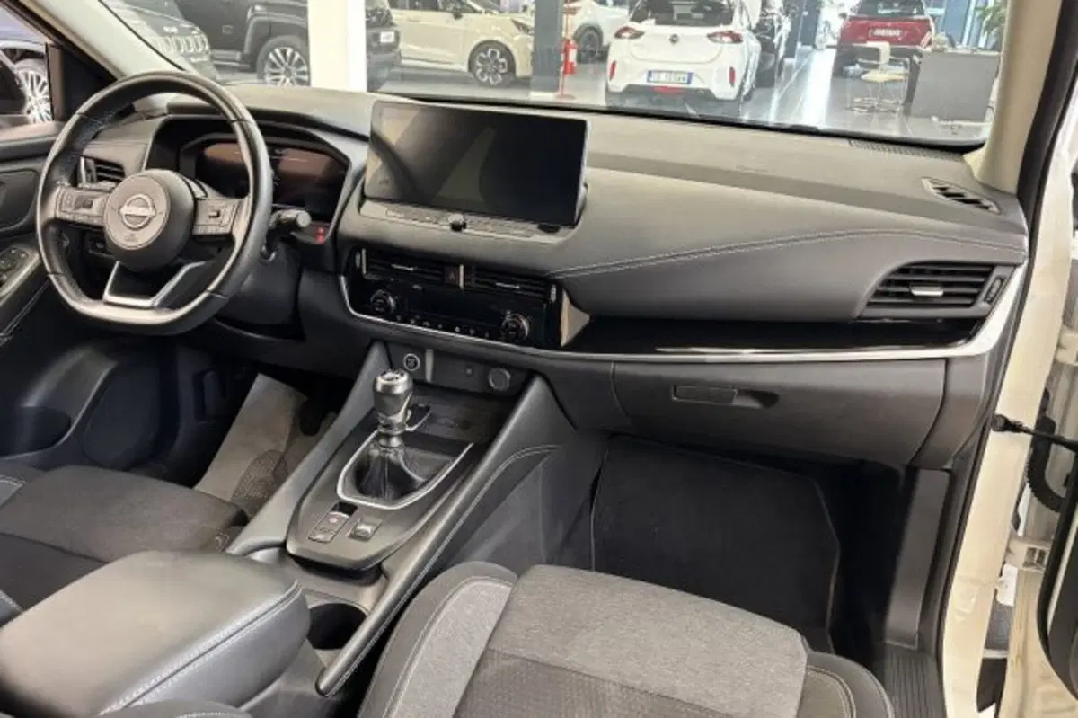 Nissan Qashqai usata a Latina (9)