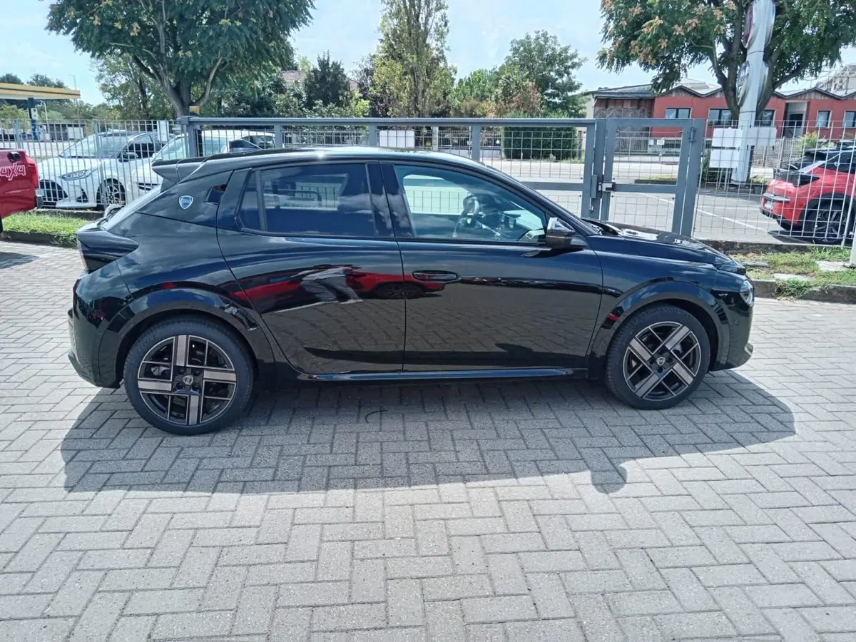 Lancia Ypsilon nuova a Alessandria (4)
