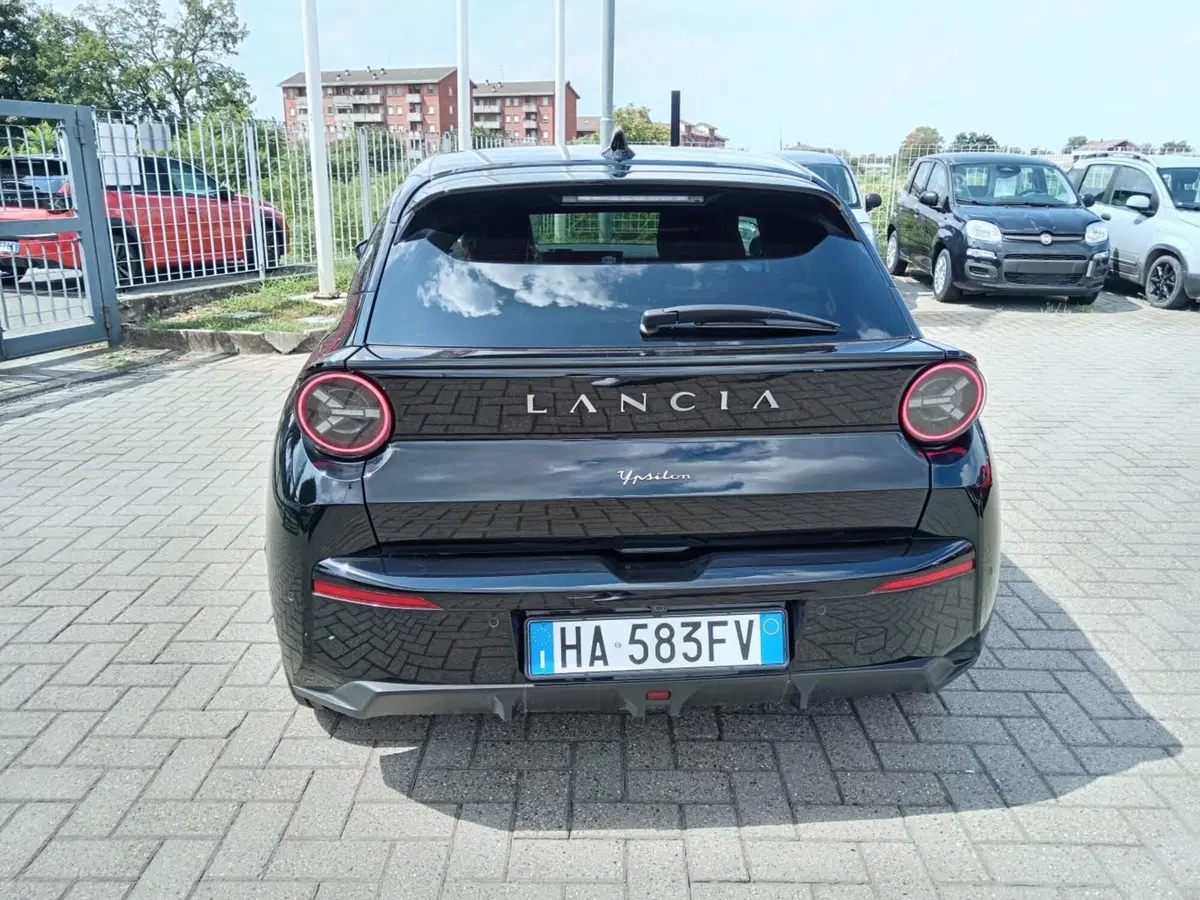 Lancia Ypsilon nuova a Alessandria (7)