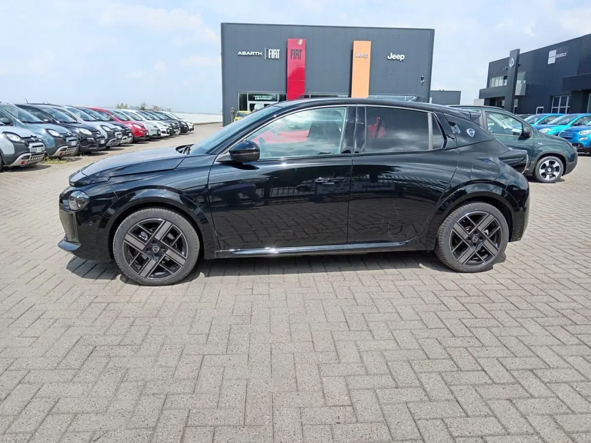 Lancia Ypsilon nuova a Alessandria (9)