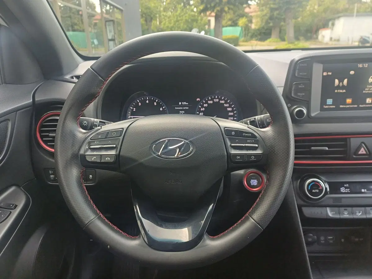 Hyundai Kona usata a Alessandria (11)
