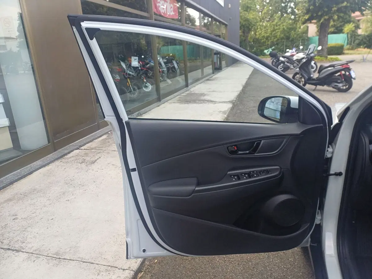 Hyundai Kona usata a Alessandria (7)