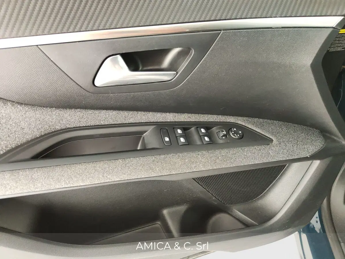 Peugeot 3008 usata a Caserta (18)