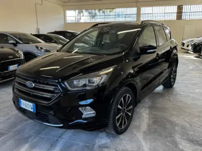 Ford Kuga 2.0 TDCI 120 CV S&S 2WD Powershift ST-Line del 2019 usata a Imola