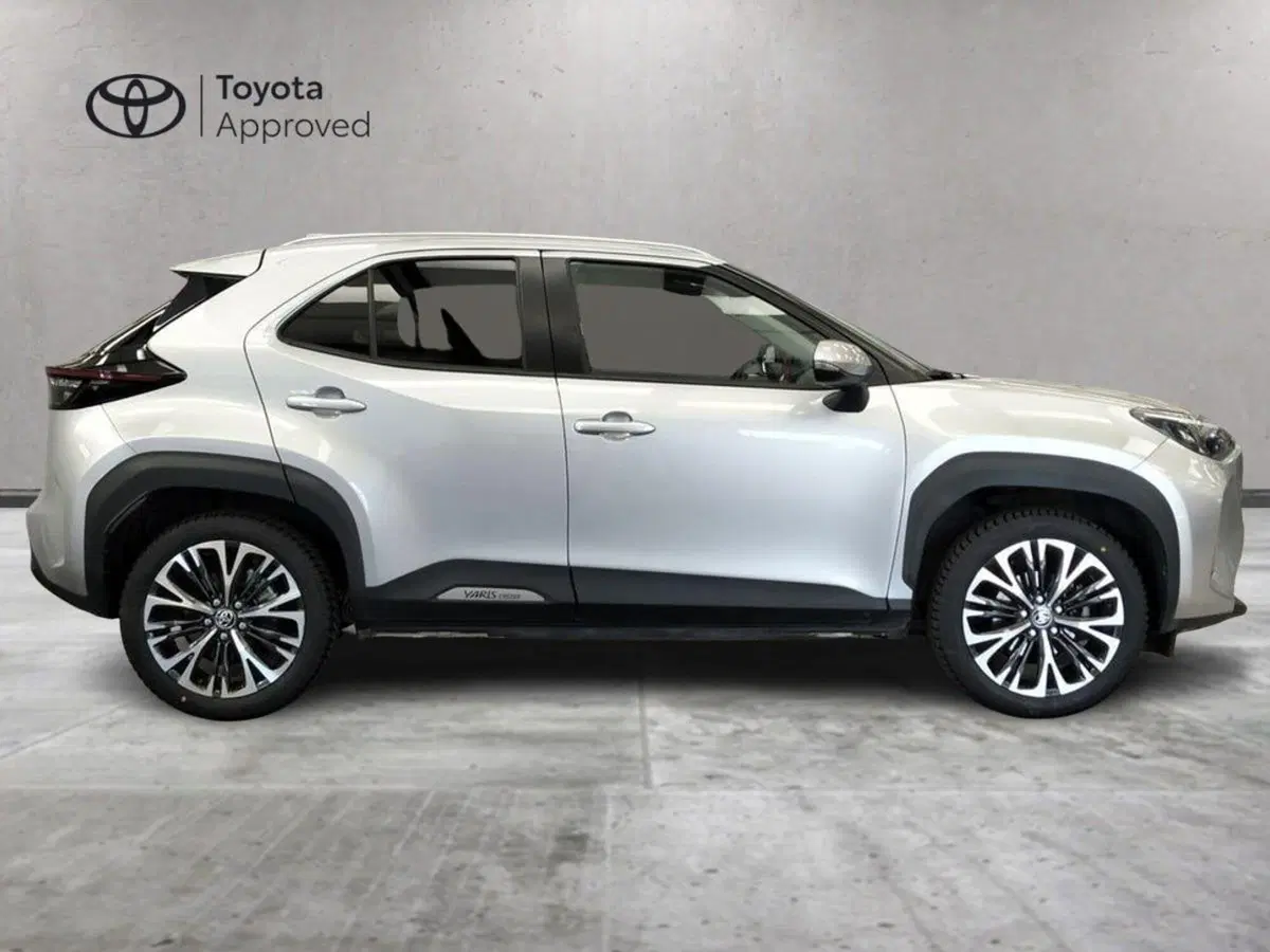 Toyota Yaris Cross usata a Roma (5)
