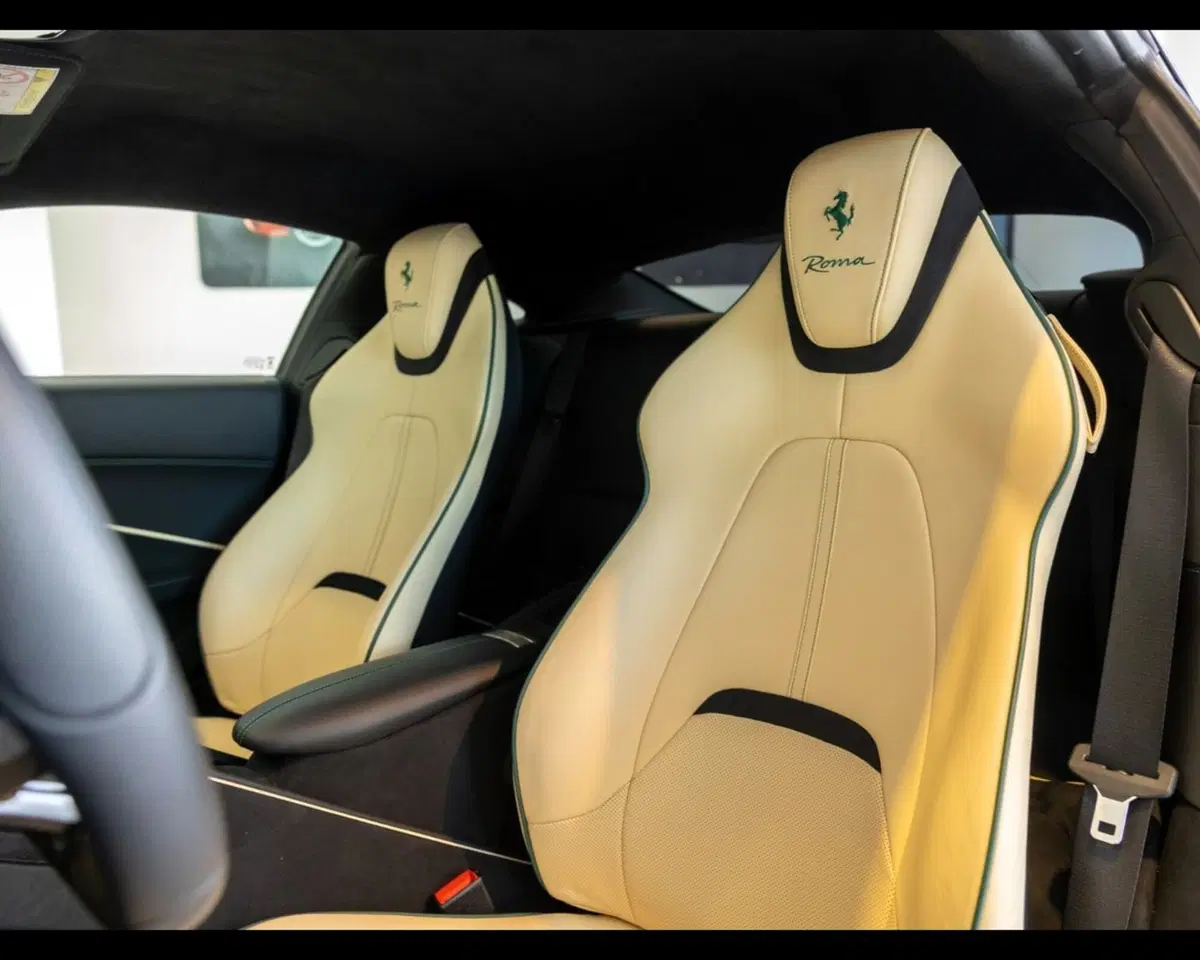 Ferrari Roma Spider usata a Padova (6)