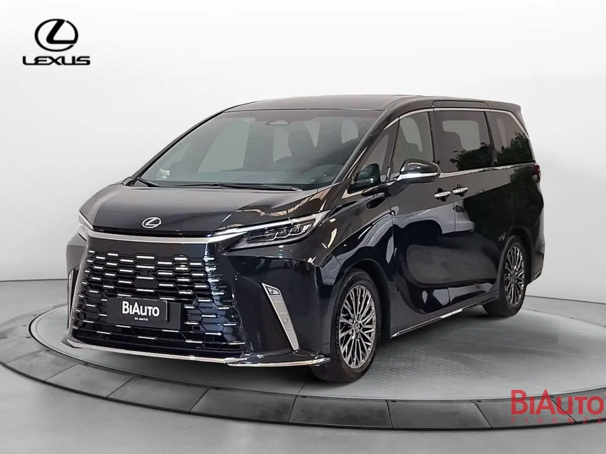 Lexus LM nuova a Firenze