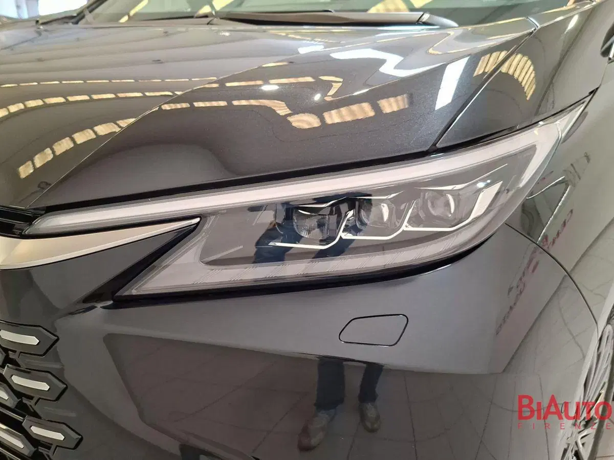 Lexus LM nuova a Firenze (13)