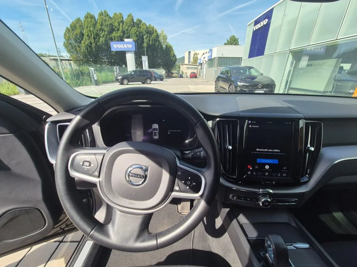 Volvo XC60 usata a Como (9)