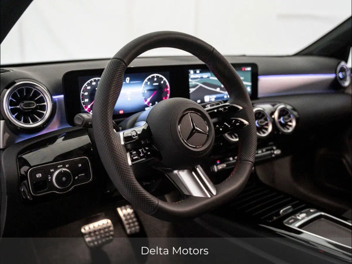 Mercedes-Benz Classe A Sedan nuova a Macerata (12)