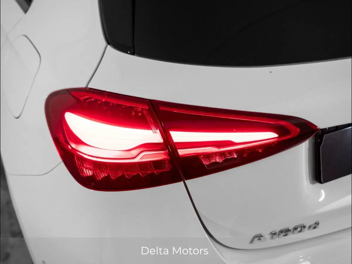 Mercedes-Benz Classe A Sedan nuova a Macerata (7)