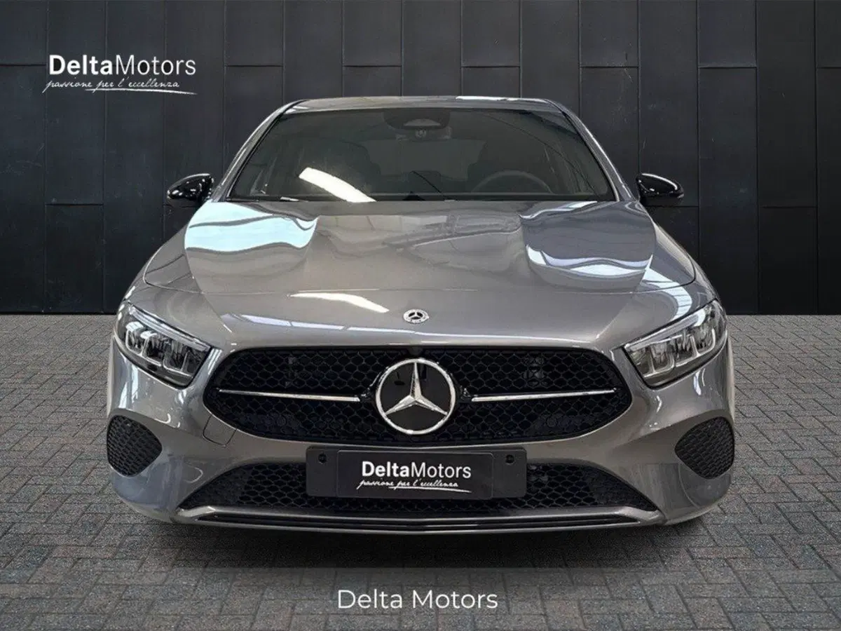 Mercedes-Benz Classe A Sedan nuova a Macerata