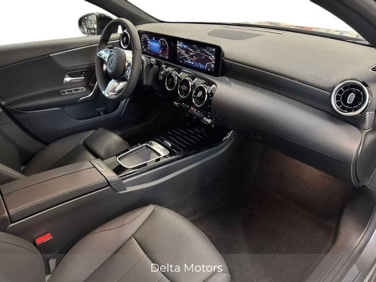 Mercedes-Benz Classe A Sedan nuova a Macerata (11)