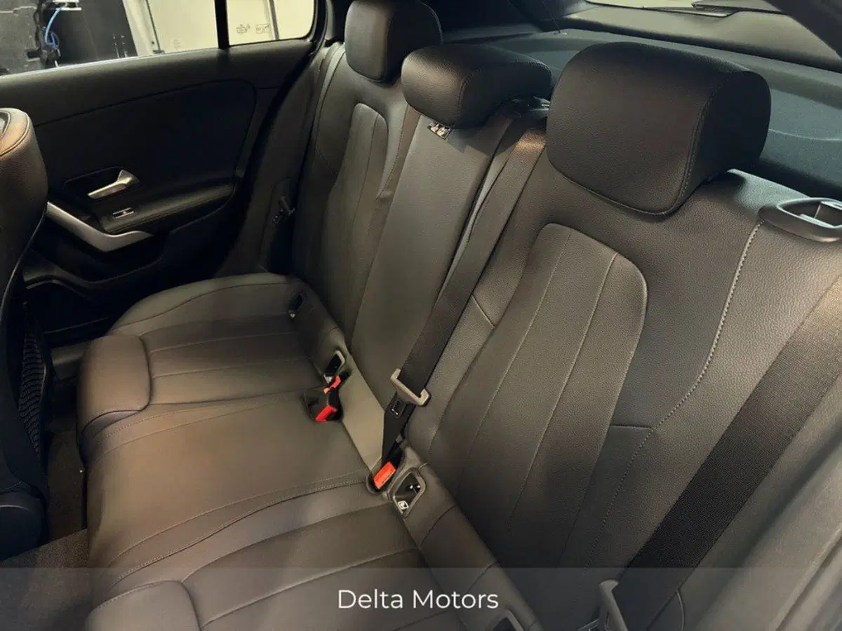 Mercedes-Benz Classe A Sedan nuova a Macerata (12)