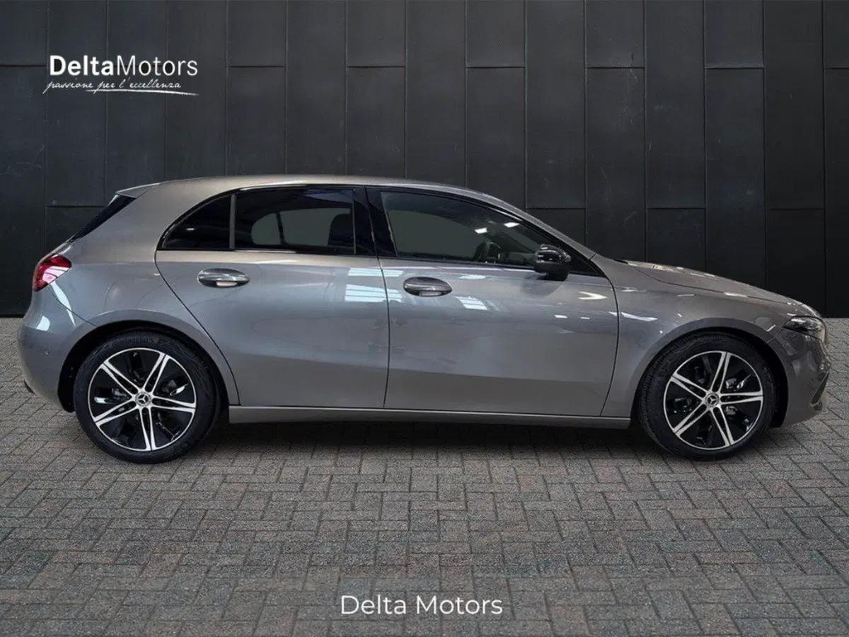 Mercedes-Benz Classe A Sedan nuova a Macerata (2)