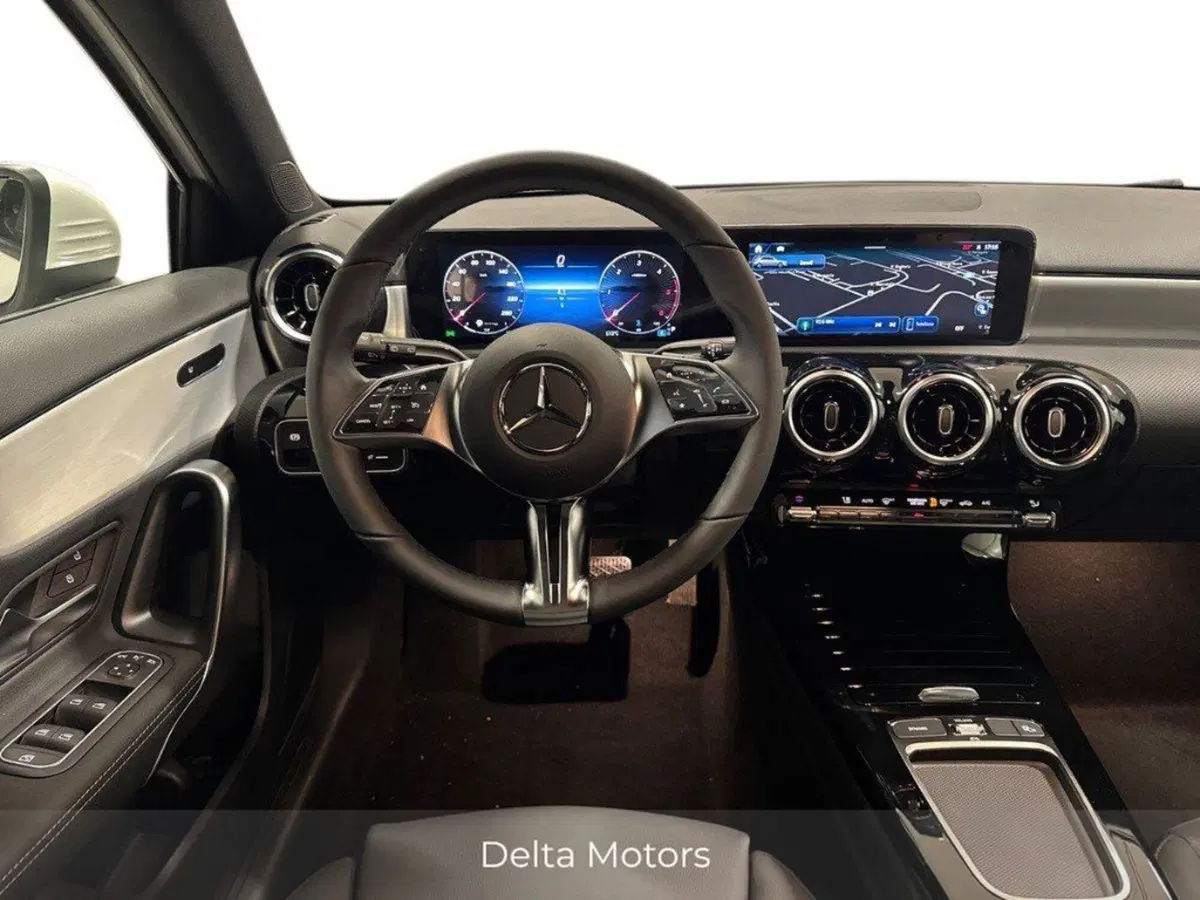Mercedes-Benz Classe A Sedan nuova a Macerata (11)