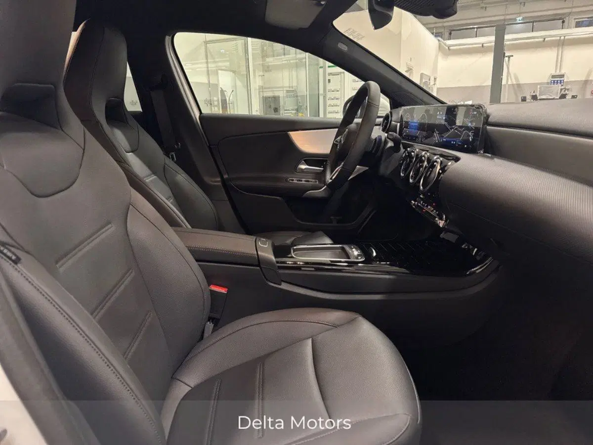 Mercedes-Benz Classe A Sedan nuova a Macerata (14)