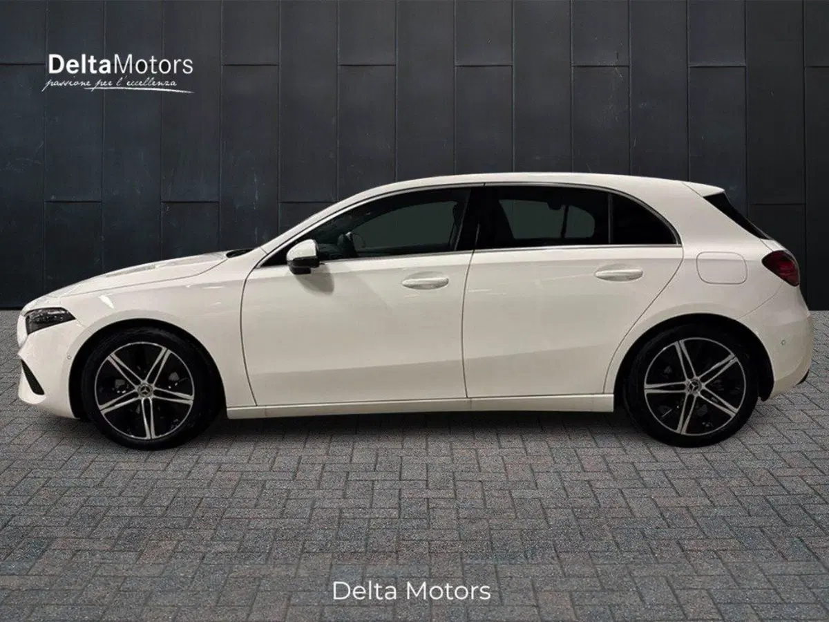 Mercedes-Benz Classe A Sedan nuova a Macerata (2)