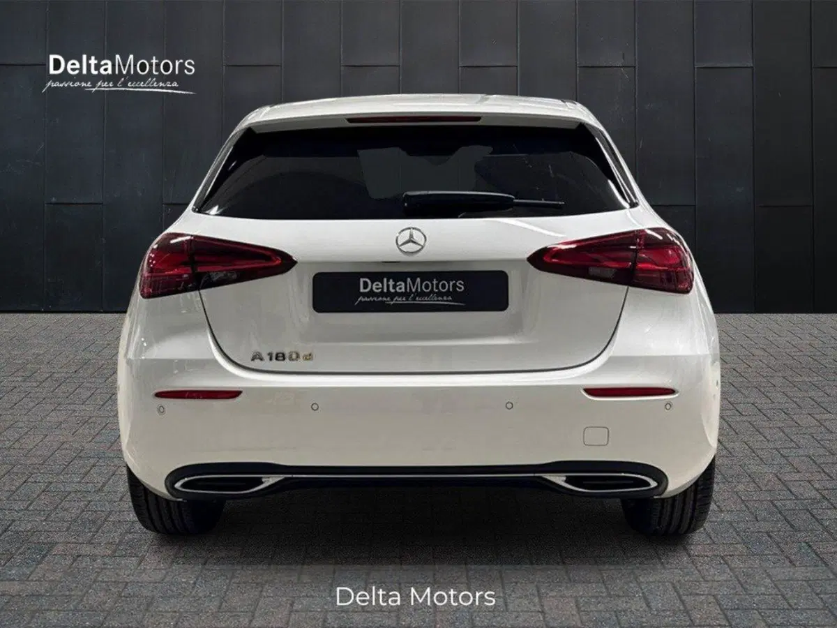 Mercedes-Benz Classe A Sedan nuova a Macerata (4)