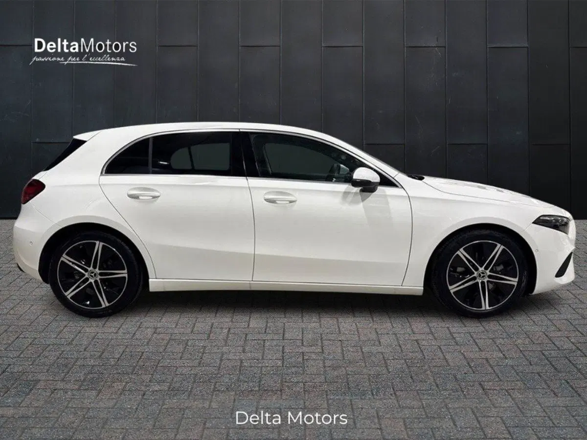 Mercedes-Benz Classe A Sedan nuova a Macerata (5)