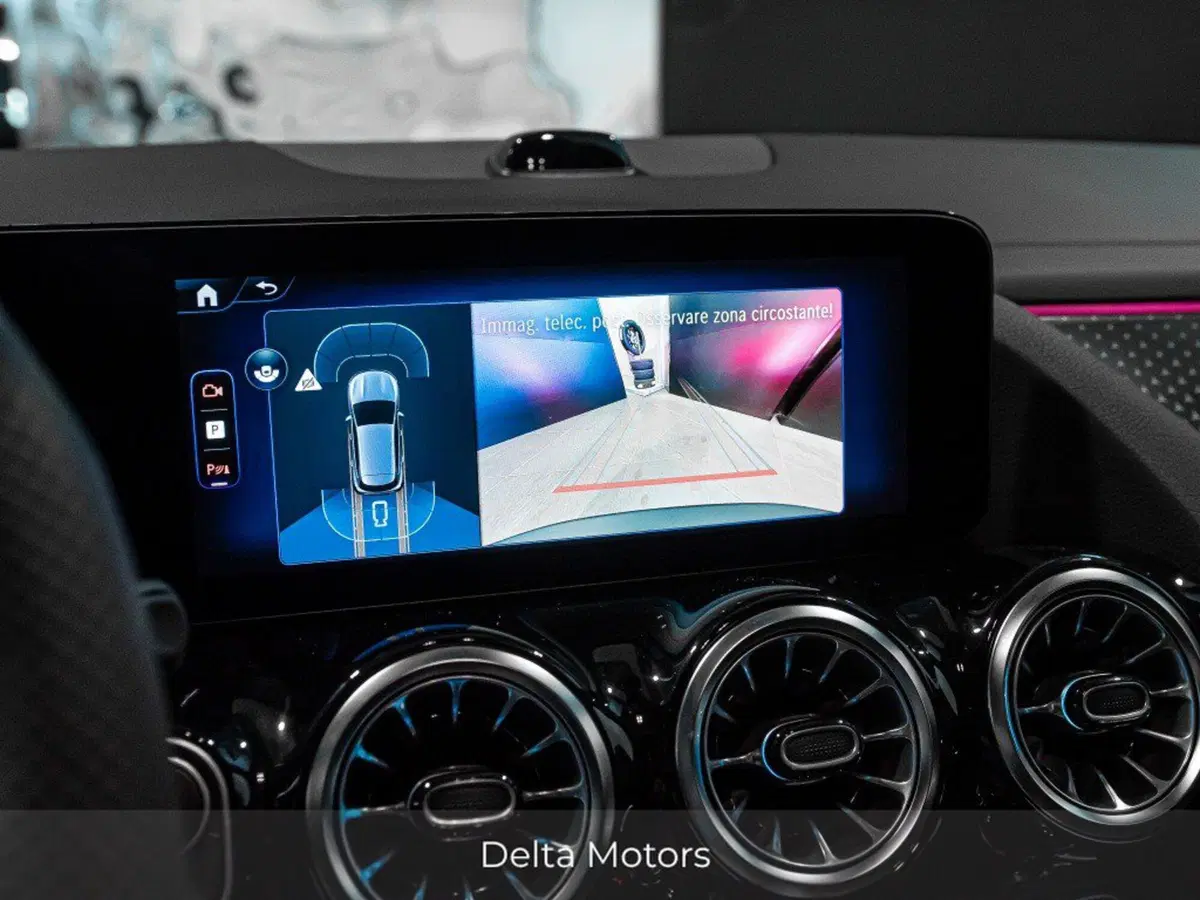Mercedes-Benz EQA nuova a Macerata (17)