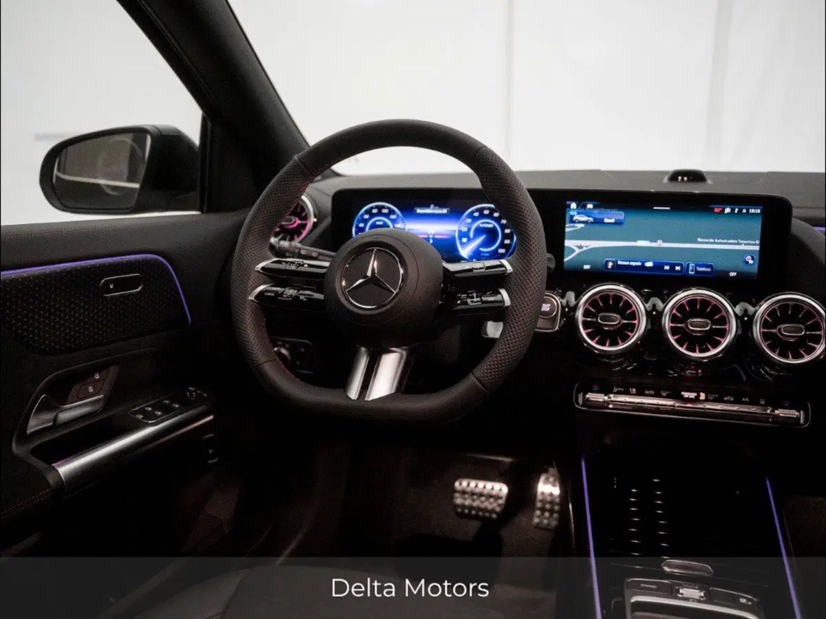 Mercedes-Benz EQA nuova a Macerata (17)