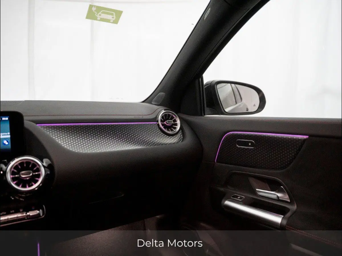 Mercedes-Benz EQA nuova a Macerata (18)