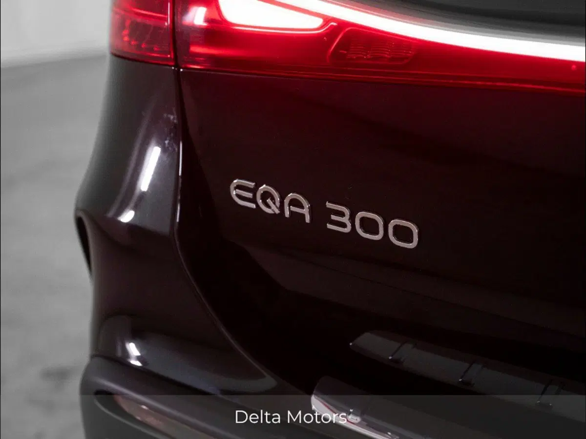 Mercedes-Benz EQA nuova a Macerata (9)