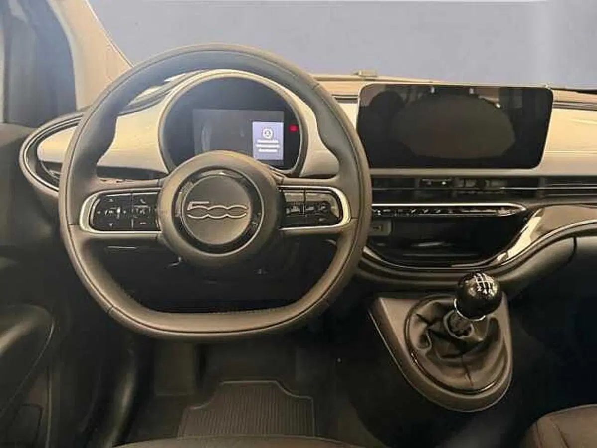 Fiat 500 nuova a Milano (12)